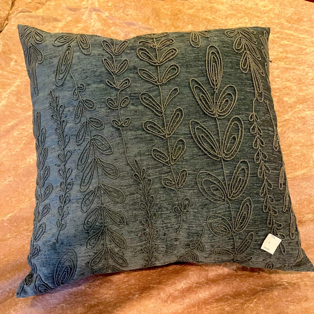 Throw pillow blue brand new 18”x 18”- brand new
